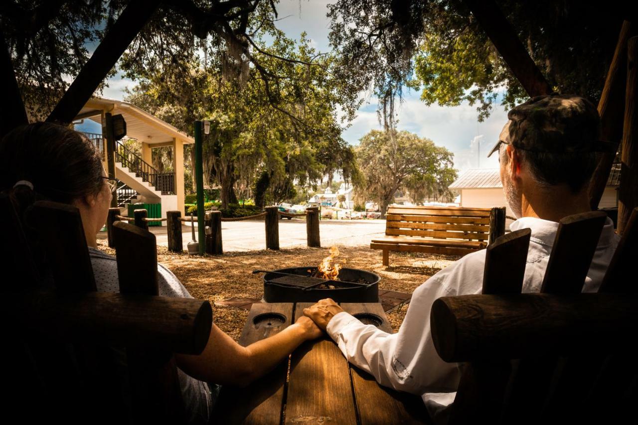 Steinhatchee River Inn And Marina Kültér fotó